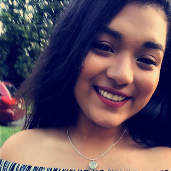 Meet your Posher, Daniela - Picture 1 of 1